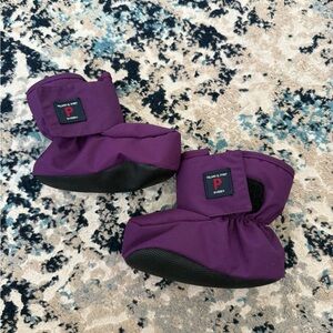 Polarn O. Pyret Purple baby boot covers